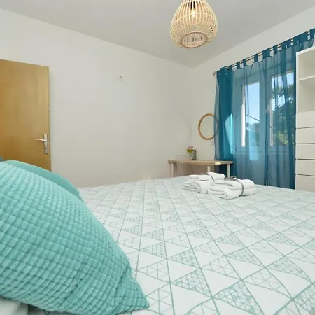 One Bedroom Sleeps 2 - Private Garden Zadar