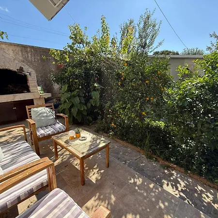 Apartament One Bedroom Sleeps 2 - Private Garden *
